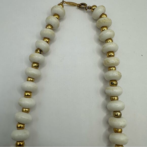 Napier Signed Vintage White Lucite Disc with Gold Spacers Choker Necklace - Picture 4 of 10
